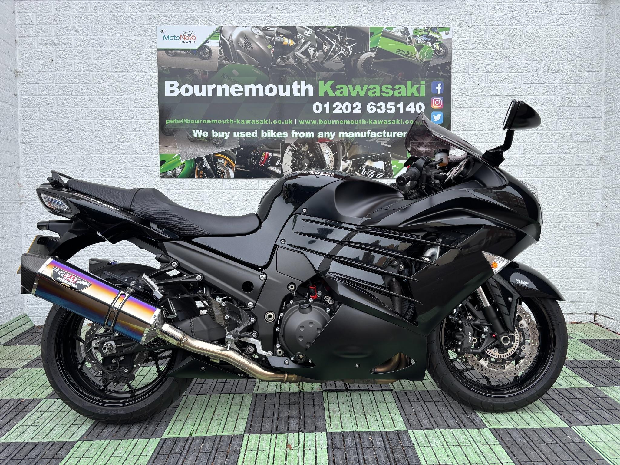 r Kawasaki Versys X 300 Fuel Tank Image - BikeDekho